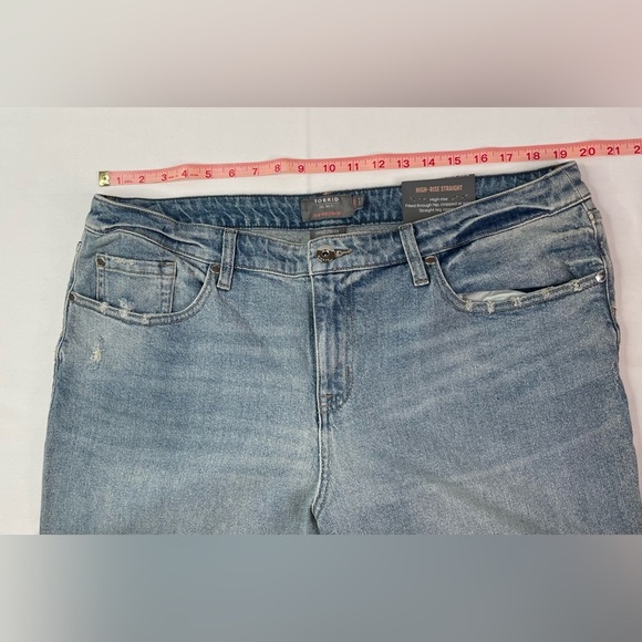 NWT Torrid High Rise Straight Jeans Lightwash Blue Raw  Hem Size 18 - Picture 7 of 10